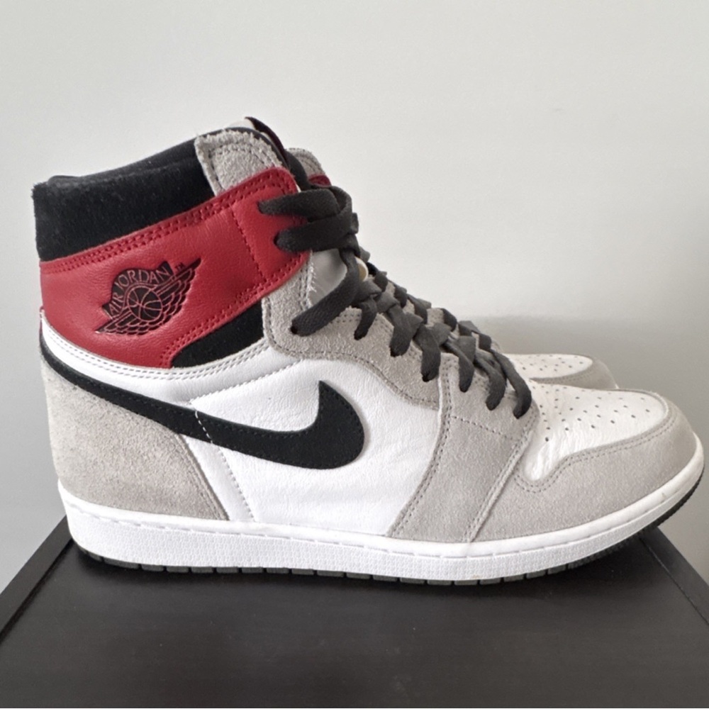 Jordan Air Jordan 1 Retro High OG Smoke Gray 2020 White Red High Top Sneaker